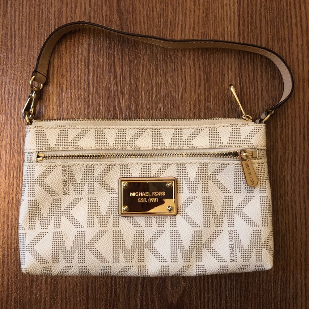 Michael Kors Jet Set Vanilla Signature Wristlet